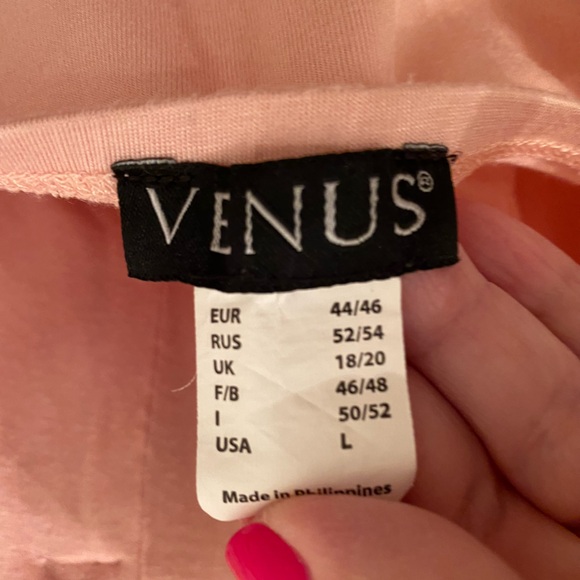 NWOT VENUS SIZE LARGE CROCHETED LACE FRONT HALTER TOP IN PINK AND CREAM - Picture 9 of 10